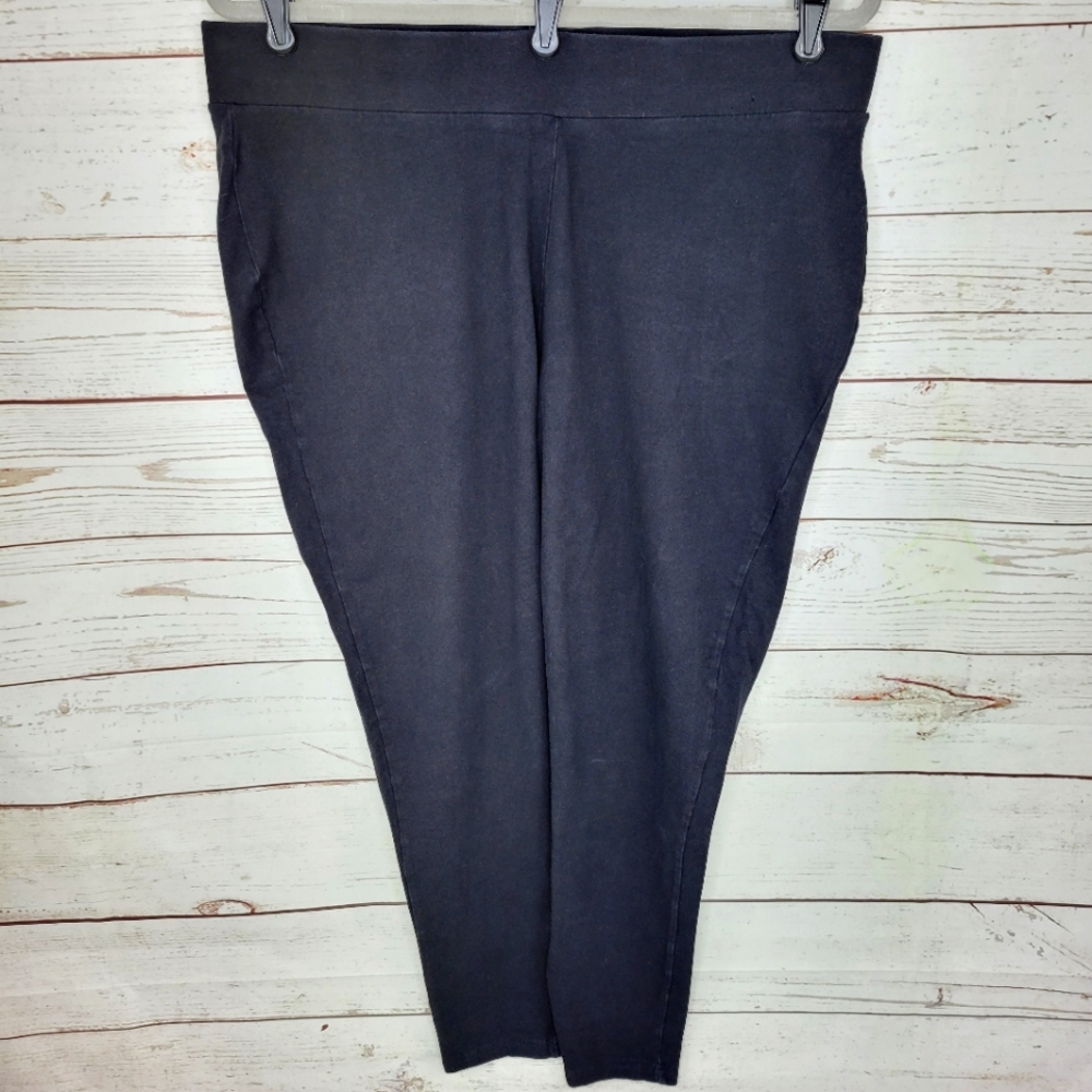 Torrid Premium Plus Size 3 Black Leggings Cropped